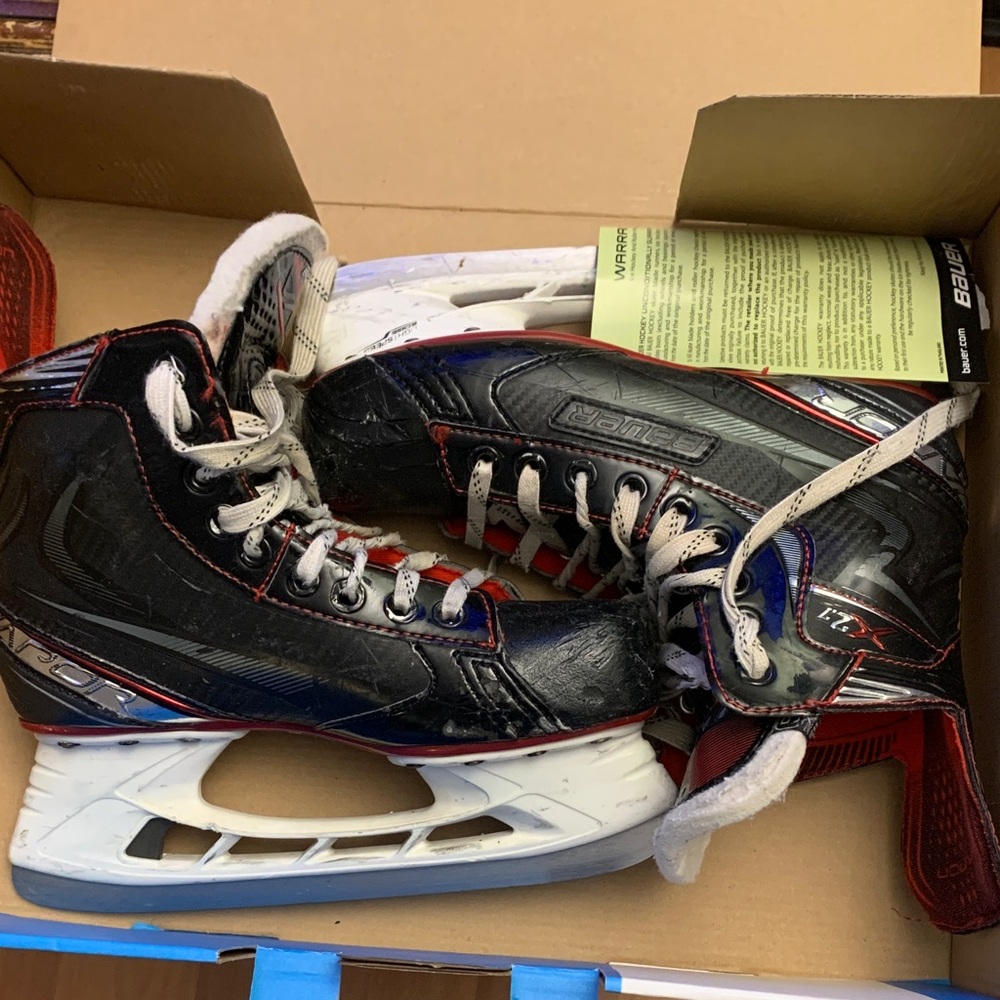 Bauer vapor X2.7 Black and Red ice Hockey Skates